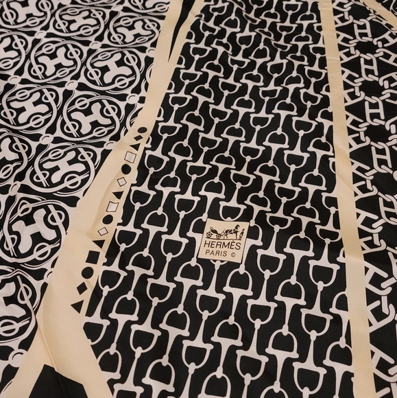 ❌SOLD - EBAY❌ Hermes Neutral Carre En Cravates Silk Scarf 140 - Picture 6 of 8